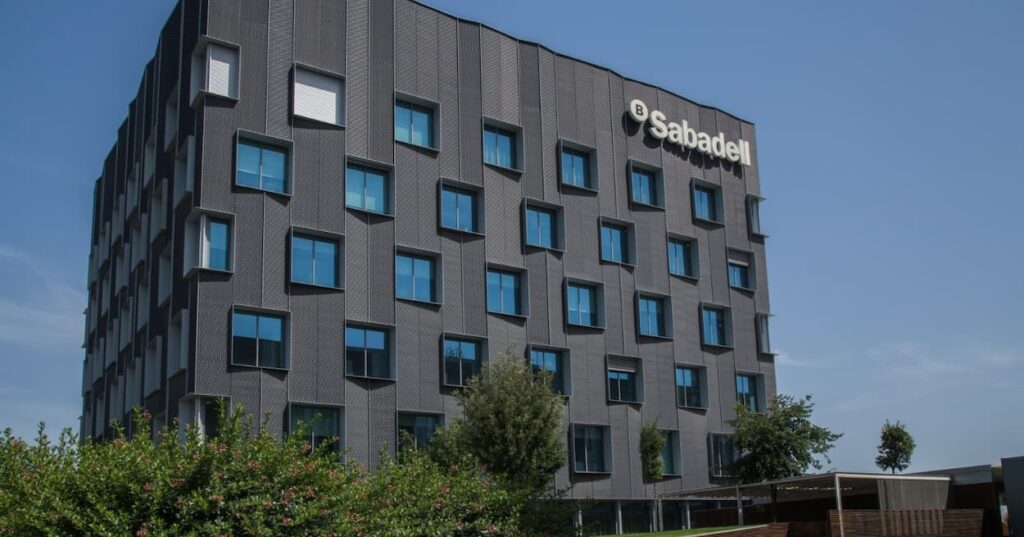 Edificio de Banco Sabadell en Barcelona