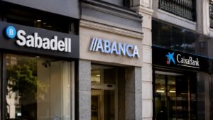 Sabadell ABANCA y CaixaBank aún mantienen promociones para autónomos y pymes