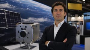 Adrián Senar CEO de Kreios Space impulsa satélites para órbitas ultrabajas.