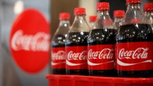 Botellas de Coca Cola tras unos resultados mejores de lo esperado
