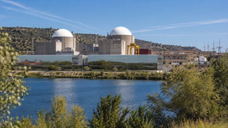 Central nuclear de Almaraz en Cáceres pendiente de la decisión final del Gobierno.
