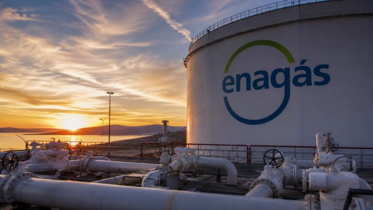 Enagás mantiene objetivos y dividendo pese a ganar menos