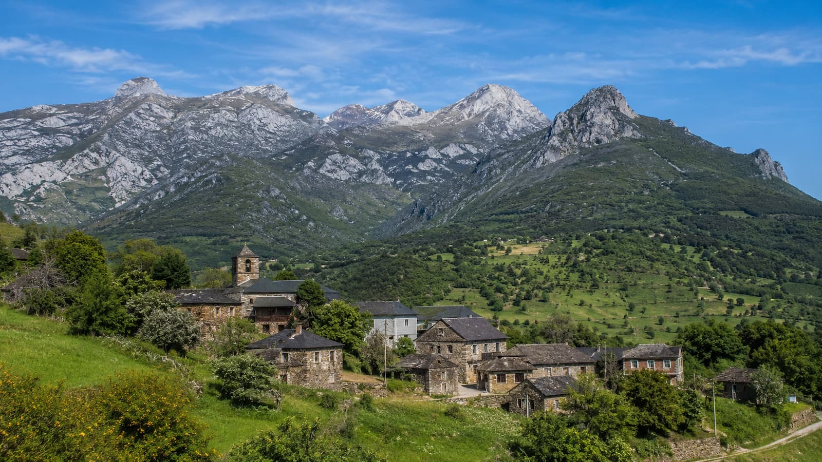 Entorno de Cantamilanos en el norte de León.