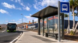 La nueva parada de guaguas en Nuevo Horizonte mejora el acceso