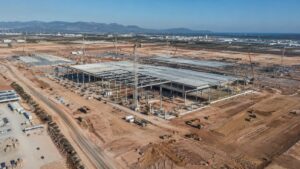 Obras de la gigafactoría de PowerCo en Sagunt clave para empleo y vivienda.