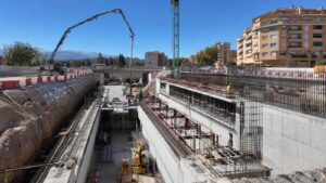 Obras de la prolongación sur del Metro de Granada en Armilla.