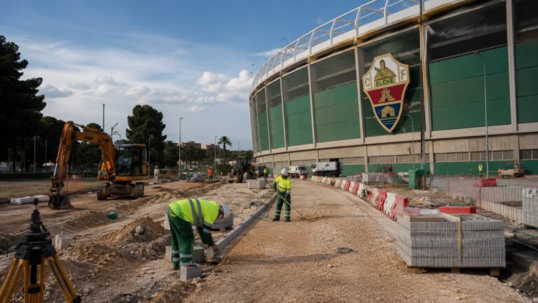 Obras en los accesos al estadio Martínez Valero de Elche