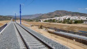 Obras ferroviarias en la línea de alta velocidad a su paso por Álora.