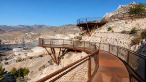 Pasarelas y miradores del nuevo Parque Minero de Macael