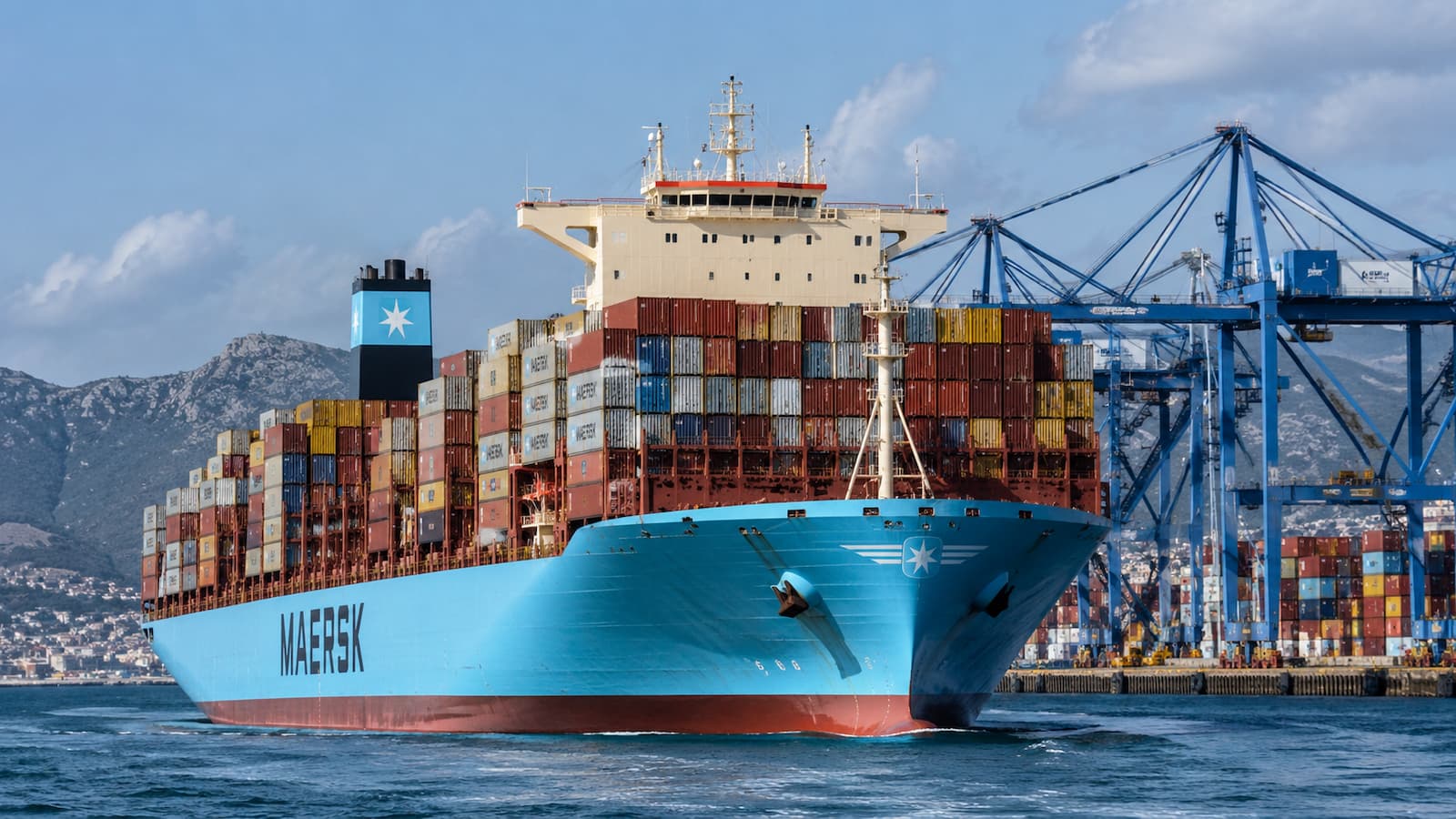 Portacontenedores de Maersk en el entorno del Puerto de Algeciras.