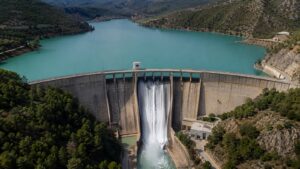Presa de Bellús infraestructura estatal de categoría A en Valencia