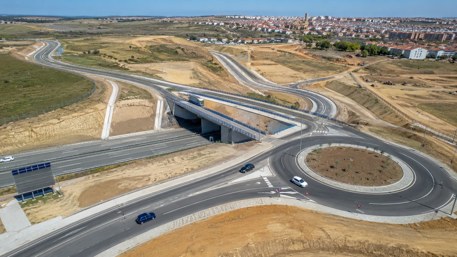 Primer tramo de la Ronda Sureste de Cáceres abierto al tráfico