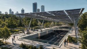 Recreación y obras de Parque Castellana donde Madrid instalará una pérgola fotovoltaica monumental para suministrar energía al futuro túnel del norte de la Castellana.