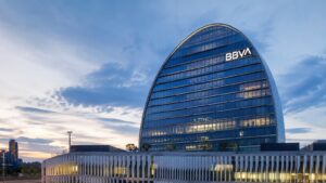 Sede de BBVA entidad que amortizará una emisión de bonos subordinados.