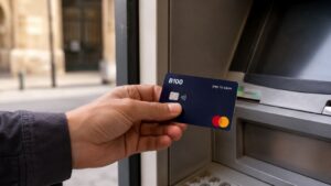 Tarjeta Pay to Save de B100 usada para retirar efectivo fuera de España