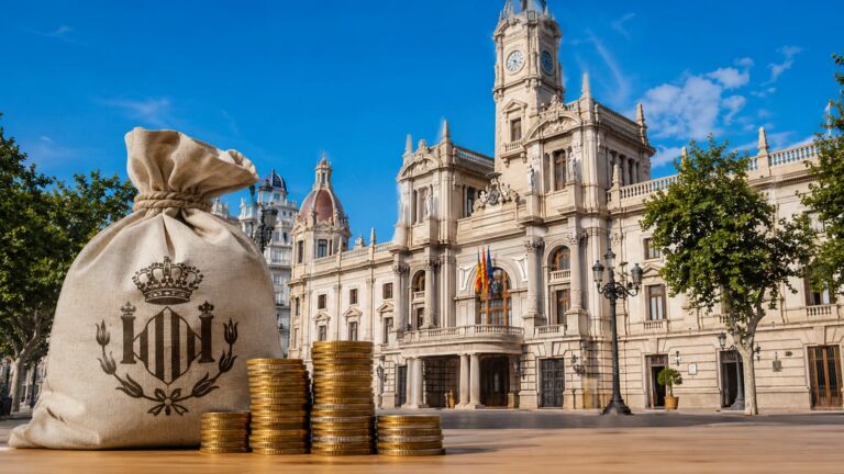 València evalúa seis bancos para gestionar 323 millones