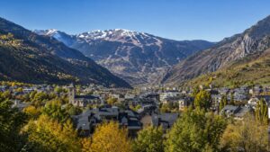 Vista de Benasque y Cerler epicentro del nuevo desarrollo urbanístico del valle.