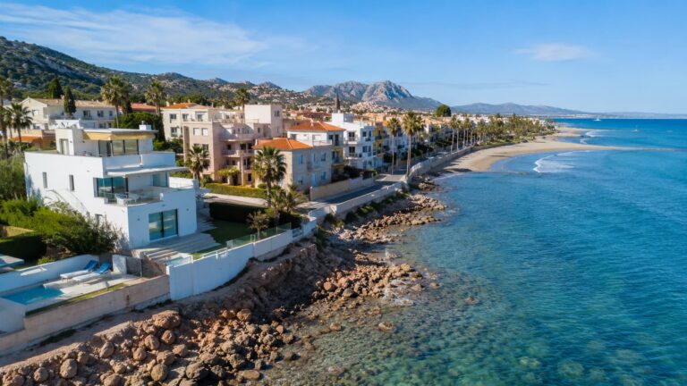 Castellón reúne tres de los cuatro municipios costeros valencianos con pisos más baratos en 2026