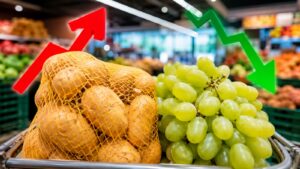 Las patatas suben un 14% y las uvas blancas bajan un 18% en agosto.