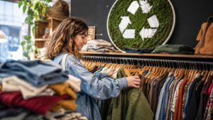 Seis de cada diez españoles ya han comprado ropa usada.